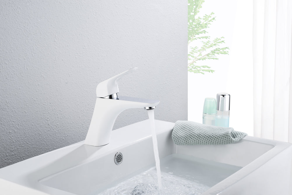 Robinet de salle de bains monotrou incliné vers l'avant