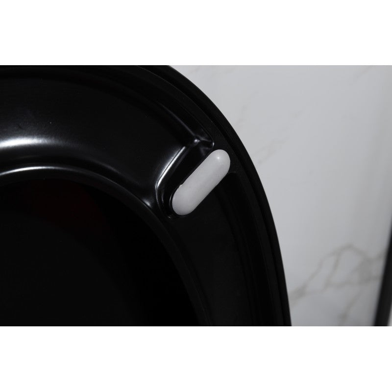 Wodan noire, Toilette monopièce