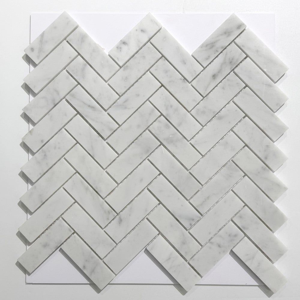 Mosaïque Marbre – Chevron élégant pour dosseret & salle de bain