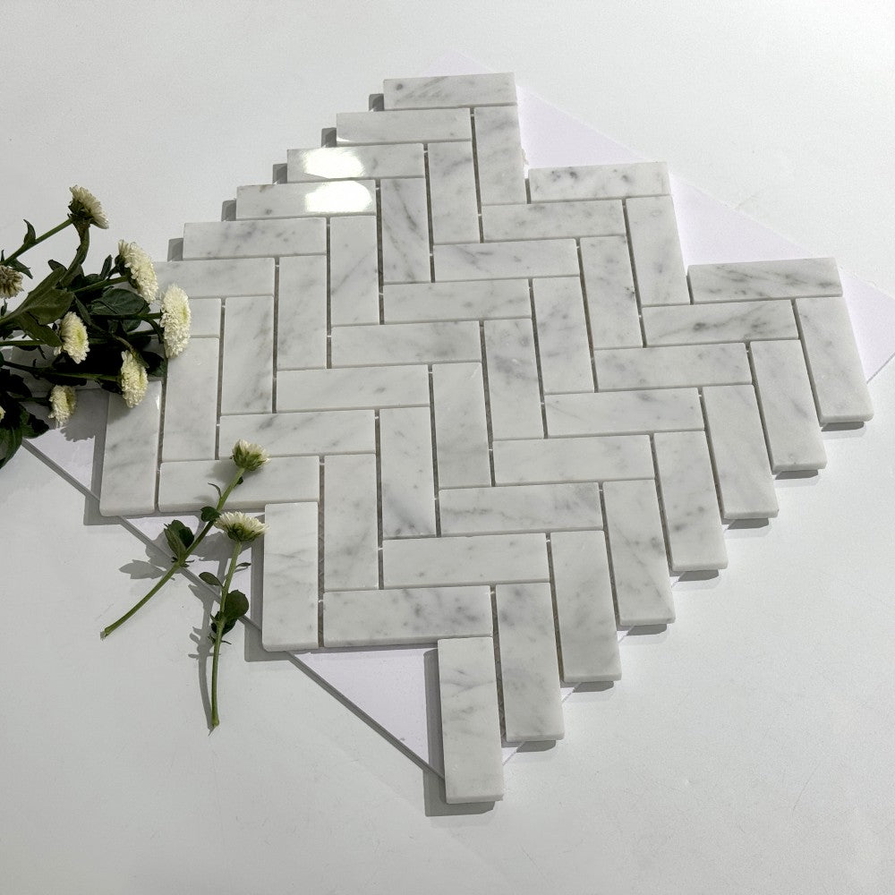 Mosaïque Marbre – Chevron élégant pour dosseret & salle de bain